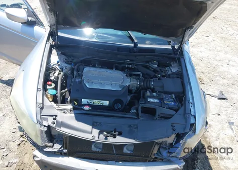 2010 Honda Accord 3.5 Ex-L from USA, damaged, VIN 1HGCP3F81AA020066